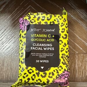 Betsey Johnson Vibrant Yellow Makeup Remover Wipes